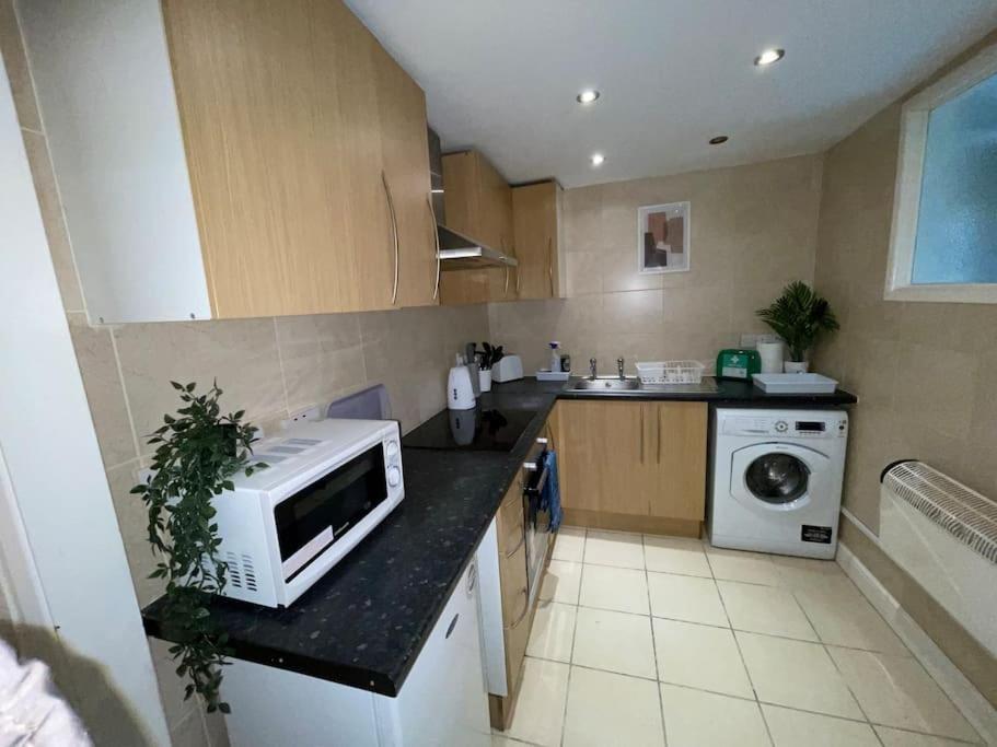 Stylish Cosy Studio Apartment Gravesend Exterior photo